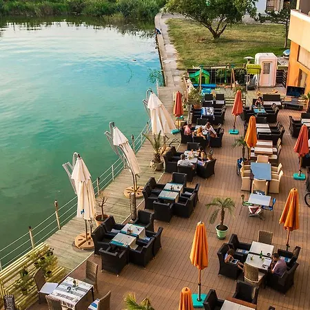 On Plonge Junior Hotel Mamaia