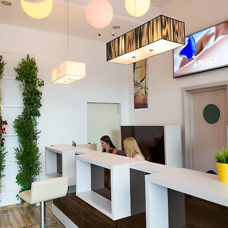 On Plonge Junior Mamaia