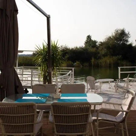On Plonge Junior 4* Mamaia