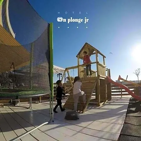 On Plonge Junior ホテル ママイア