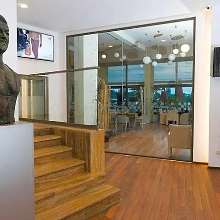 On Plonge Junior Hotel 4*