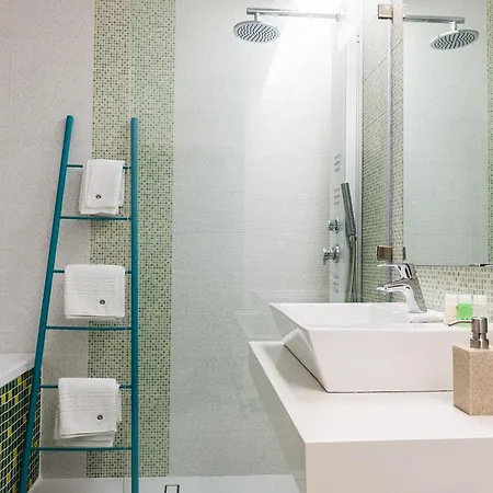 On Plonge Junior Hotel